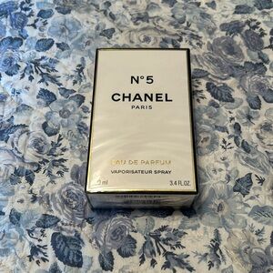 Chanel No 5